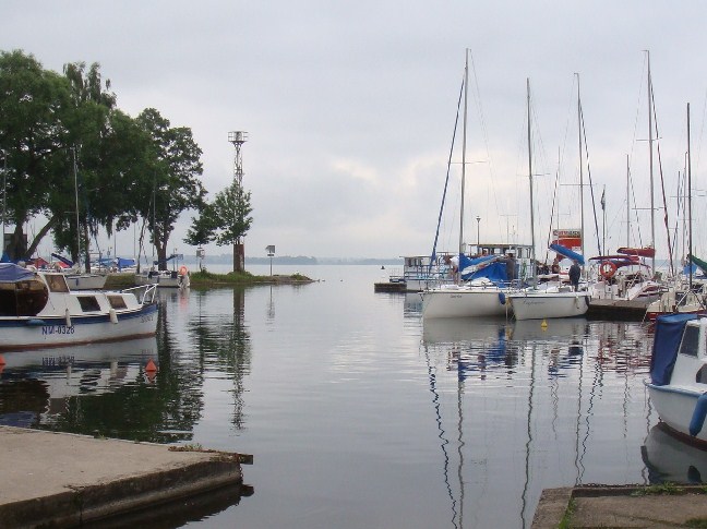 Hafen Lok Mazury in Gizycko mit Ausblick auf den Niegocin - Foto: Stefan Schneider